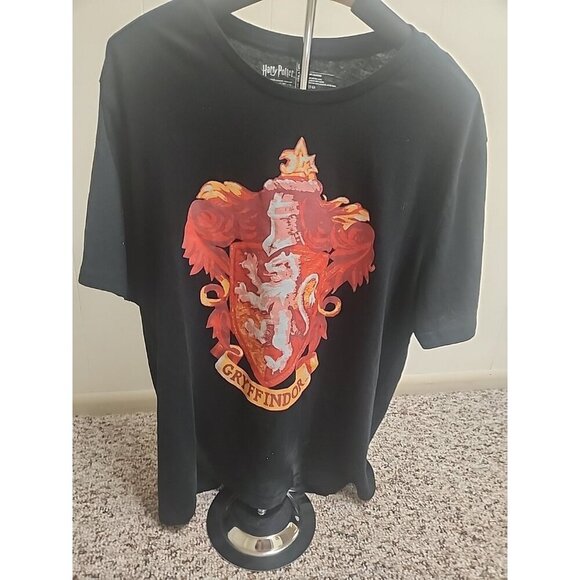 Harry Potter Gryffindor Coat Of Arms L Tee - Picture 1 of 6